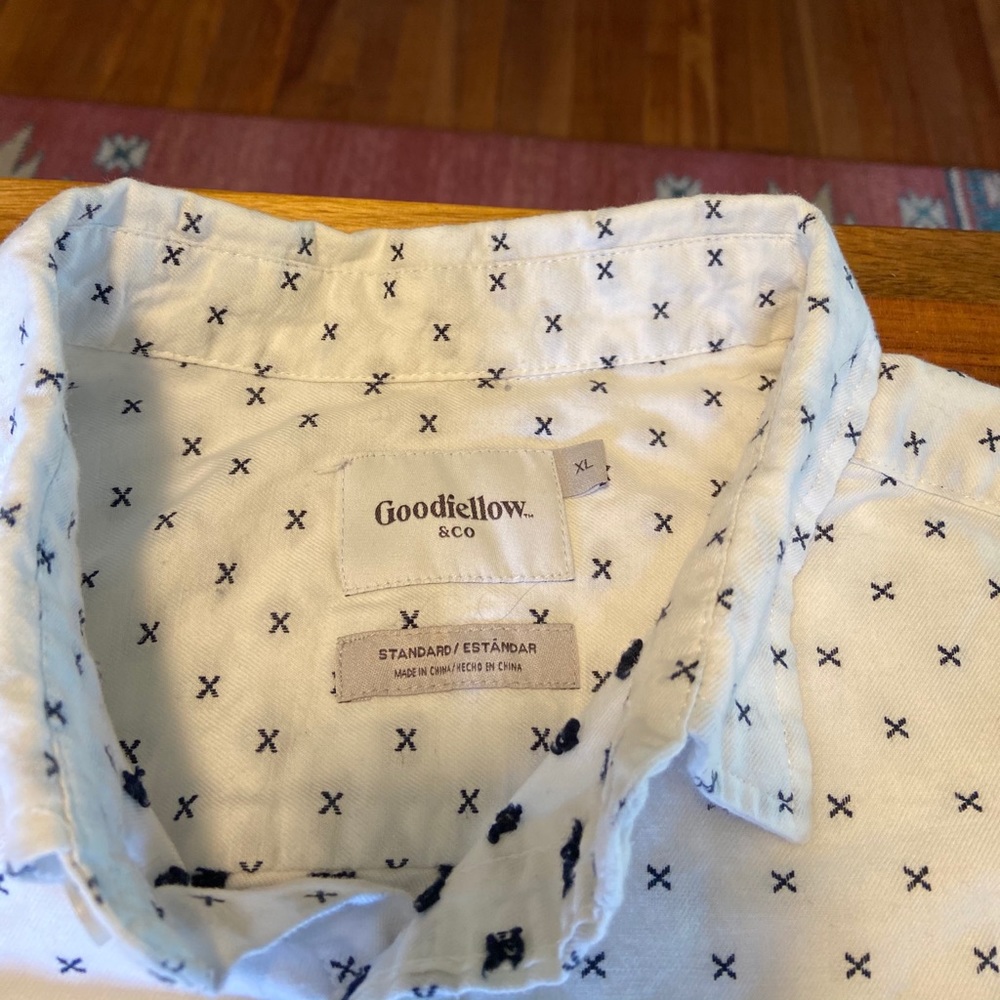 Men’s XL Button Down